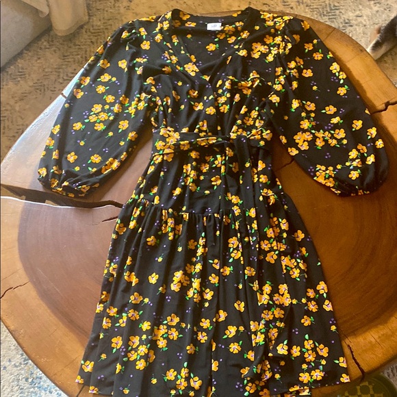 CAbi Debut Wrap Dress in Fiesta Floral (Style 5945), Size M - Picture 2 of 8